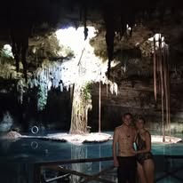 Interior de cenote visitado por MET Travel